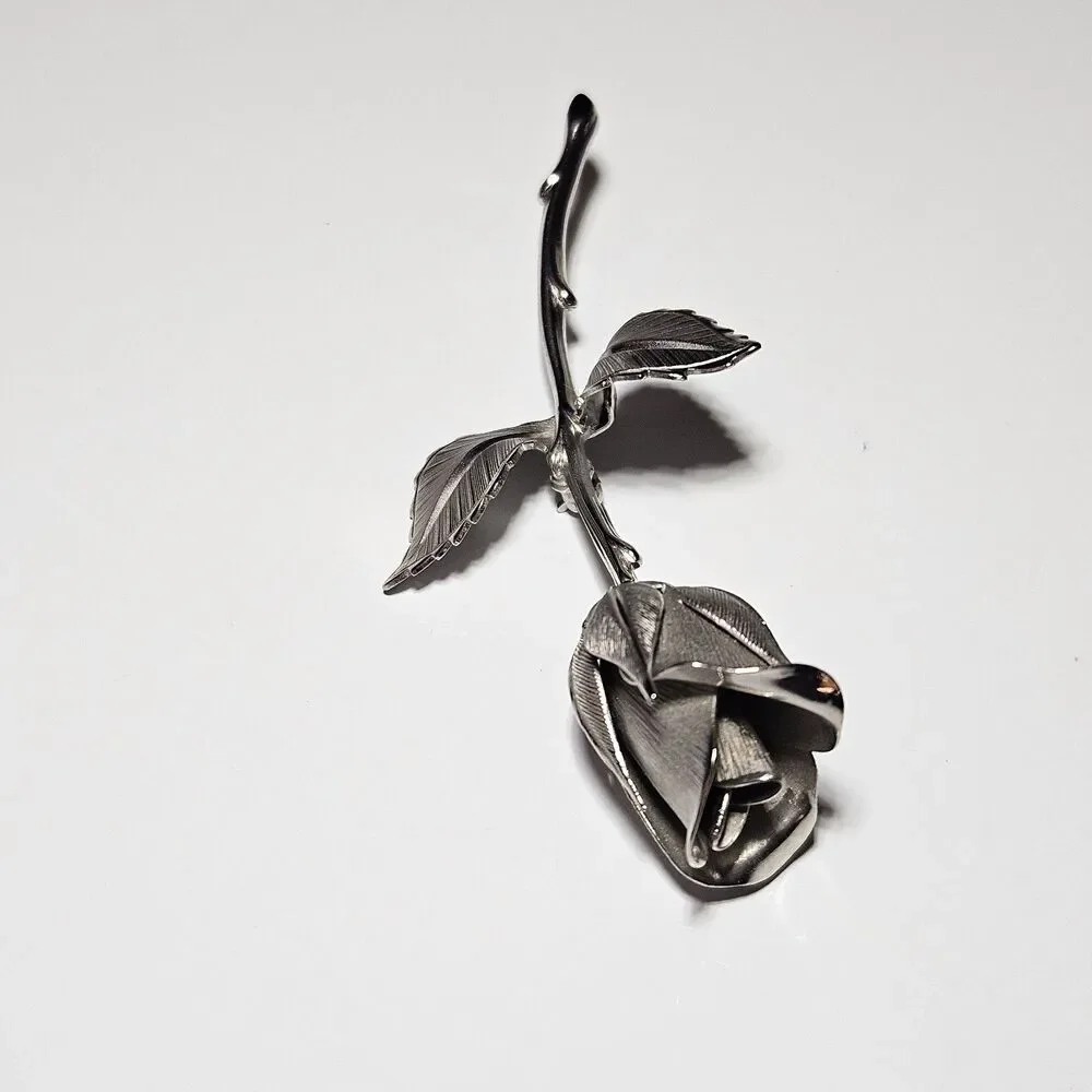Vintage Signed Giovanni Silver Tone Figural Floral Textured Rose Brooch